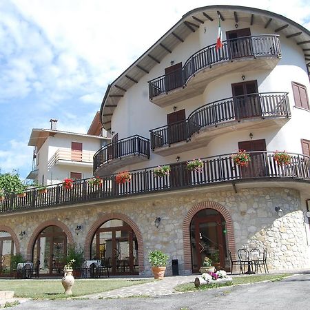 B&B La Tana Dell'Orso Villalago Экстерьер фото