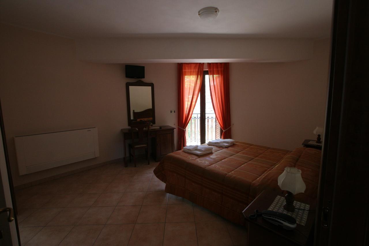 B&B La Tana Dell'Orso Villalago Экстерьер фото